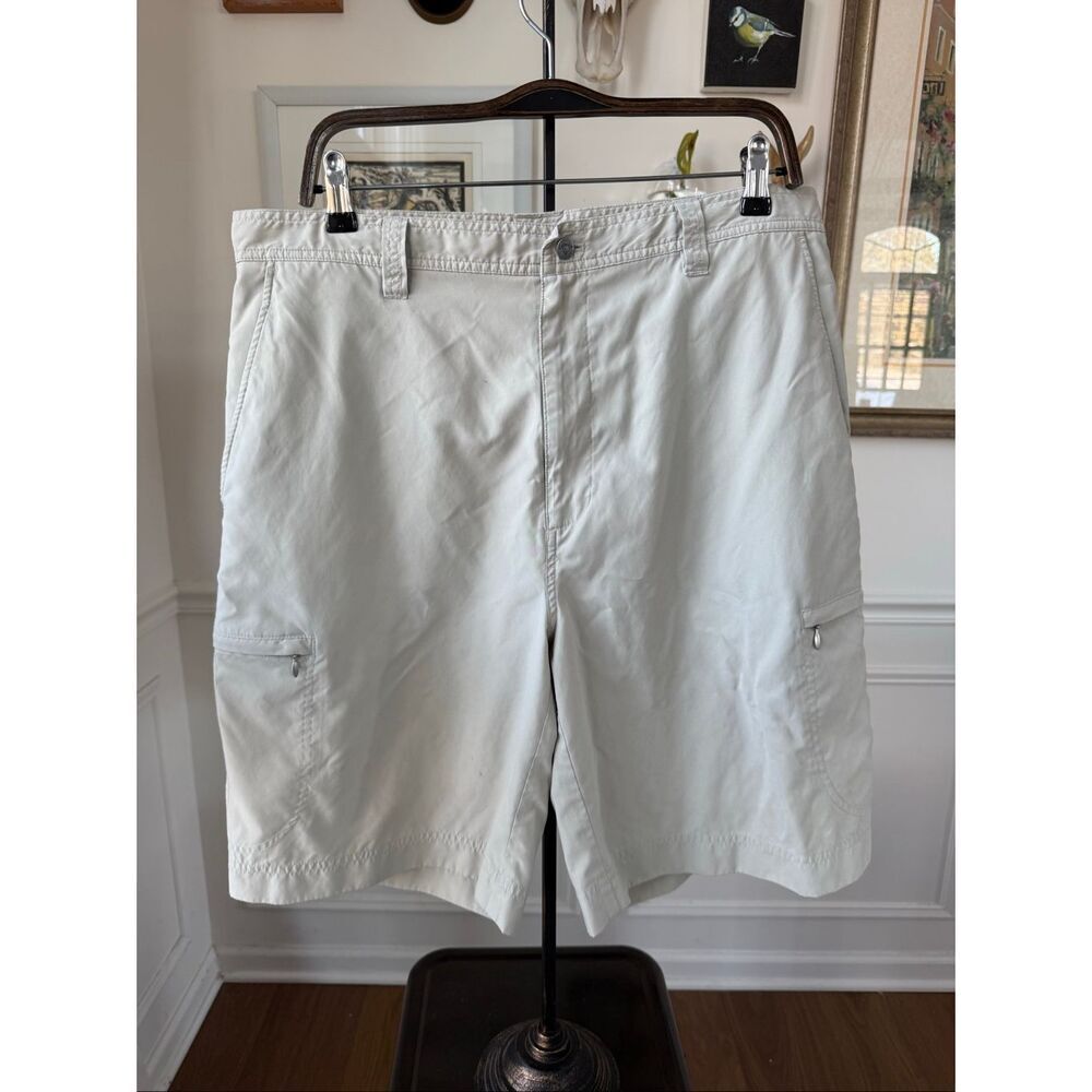 Calloway Poly Nylon Tan Flat Front Cargo Shorts 36 9.5” Inseam